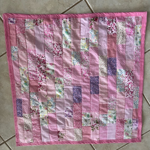 Homemade/handmade baby drag-around blankie/quilt. Approximately 30 x 30 - Picture 3 of 3